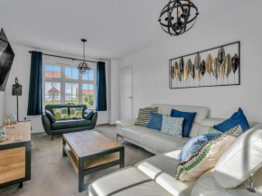 A Spacious Family Home Close to the Sea Pass the Keys